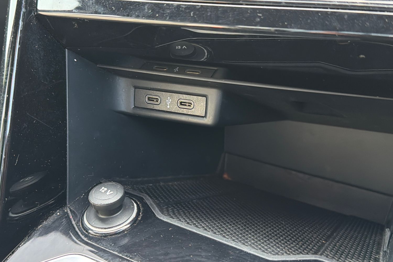 Volkswagen T-ROC Photo 31