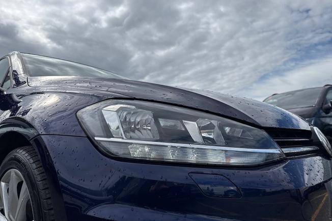 VOLKSWAGEN Golf Photo 19