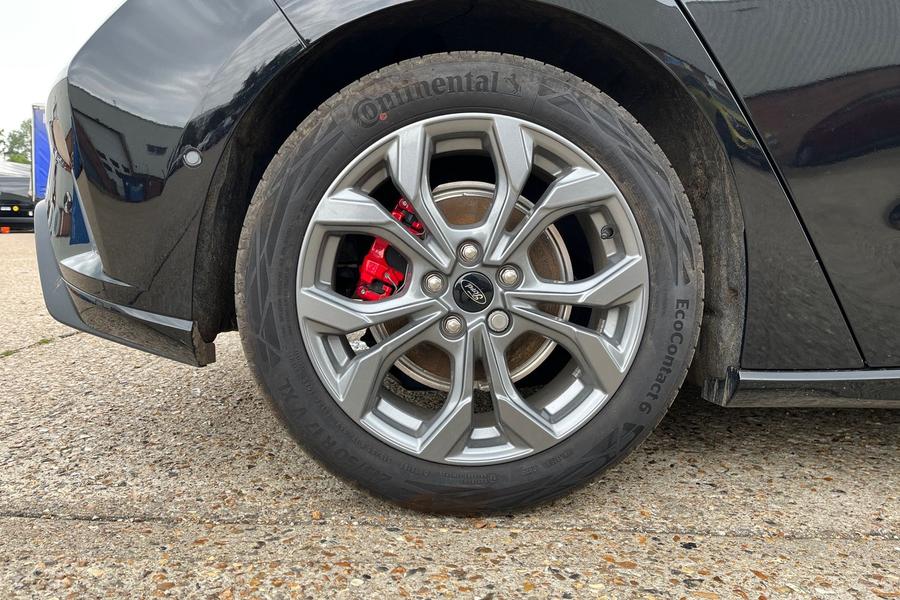 Ford Focus Photo autoimg-23ca291a29b93cd2a4009b3f2f29ae3de46bb61e.jpg