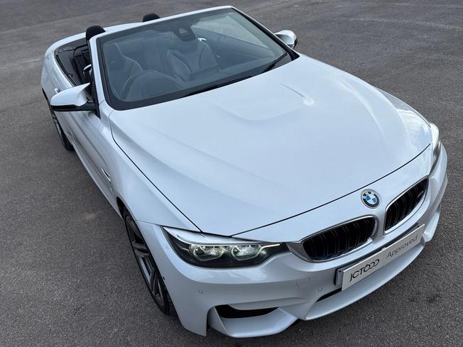 BMW M4 Photo 39
