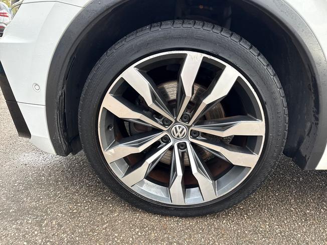 VOLKSWAGEN Tiguan Photo 30