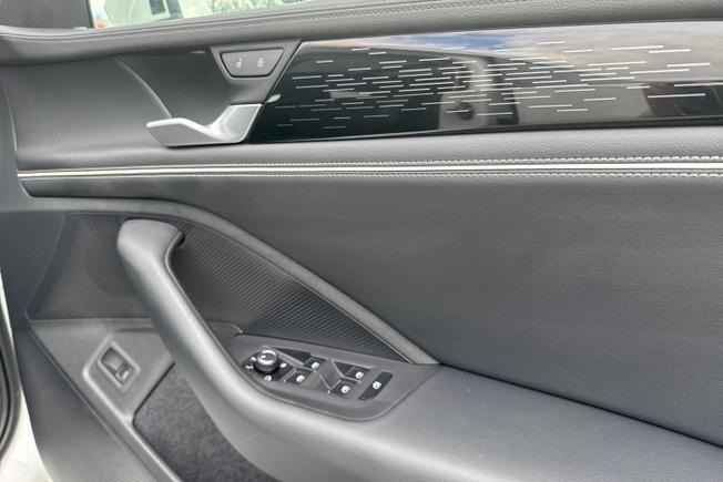 VOLKSWAGEN Passat Photo 24