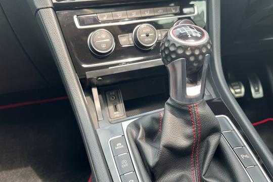 Volkswagen Golf Photo autoimg-23d15568cc33bc94e34b72a37e76d336cf362b0f.jpg