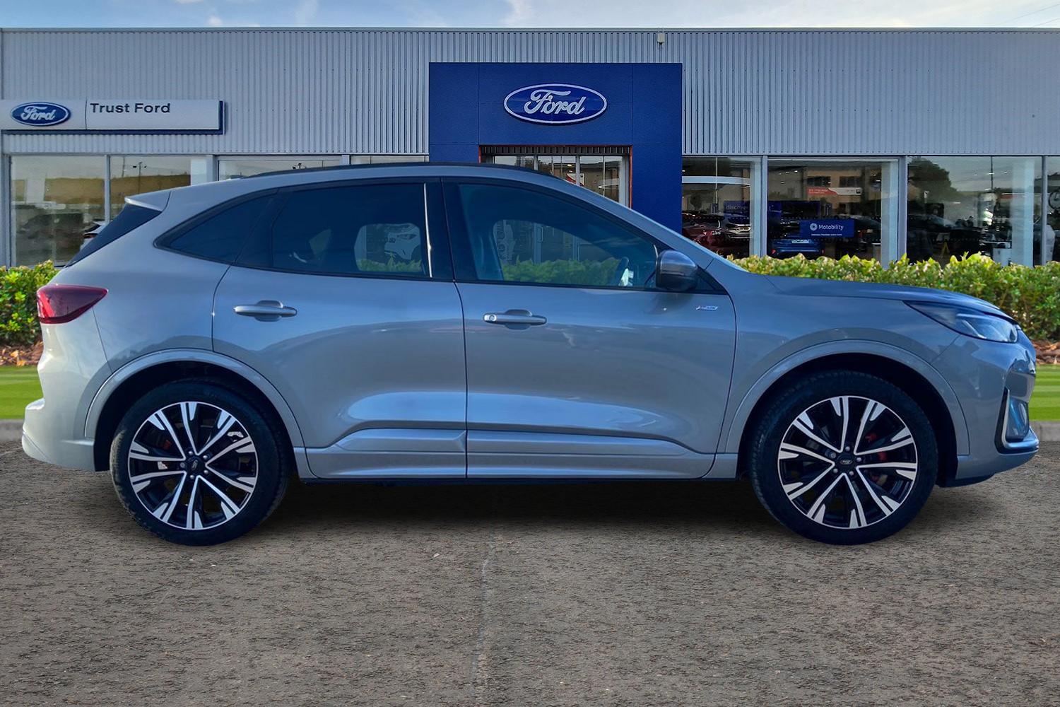 Ford KUGA Photo 2