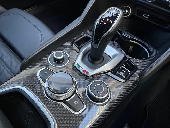 ALFA ROMEO Giulia Photo 45