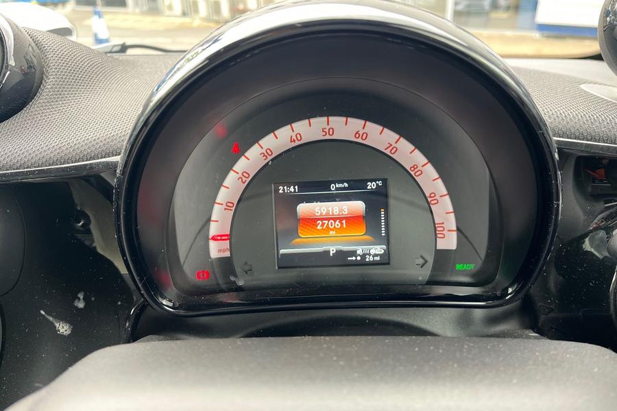 smart FORTWO COUPE Photo autoimg-23d4389dc8af7db3e6faec55f6bed8ec5c24baaf.jpg
