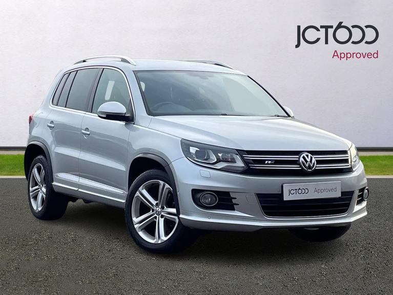 Used 2015 VOLKSWAGEN Tiguan 2.0 TDI BlueMotion Tech R-Line SUV 5dr Diesel DSG 4WD Euro 5 (s/s) (Nav) (140 ps) Silver at JCT600