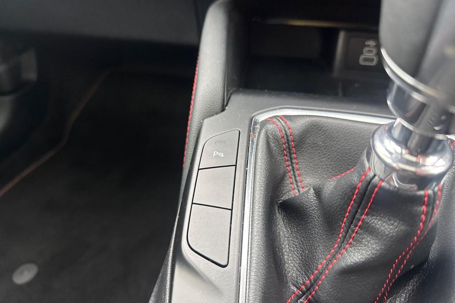 Ford KUGA Photo autoimg-23d77864c08786f1c8f42dfa93b80801d779d8f6.jpg