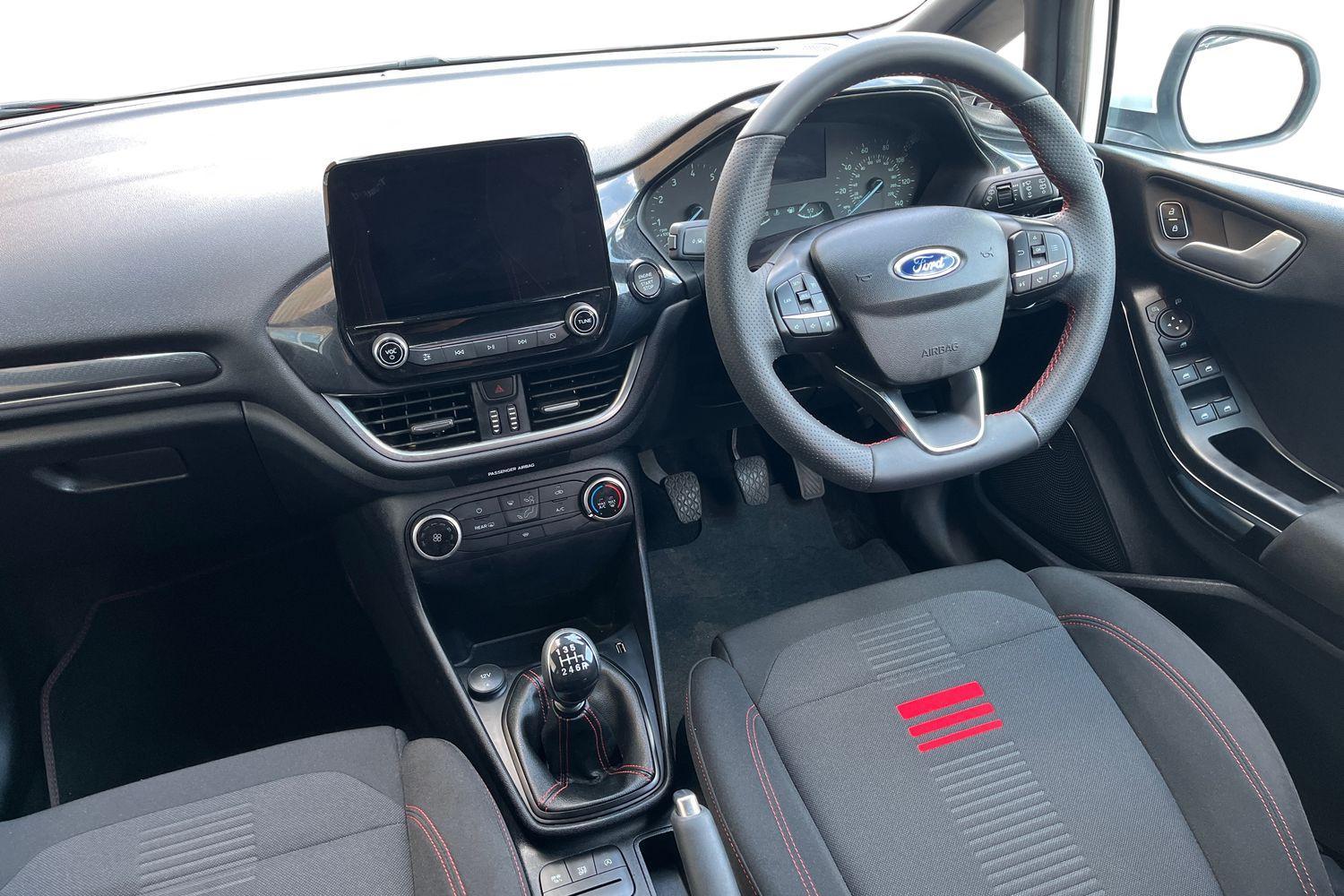 Ford FIESTA Photo 10