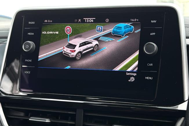 VOLKSWAGEN T-Roc Photo 36