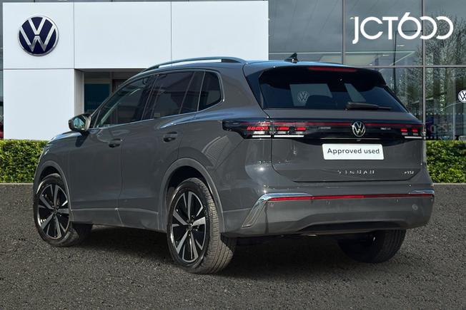 VOLKSWAGEN Tiguan Photo 3