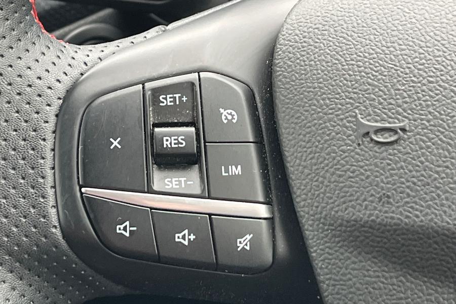 Ford Kuga Photo autoimg-23dae548d7daa9a2cf2af4c46288b1089b22e6ea.jpg