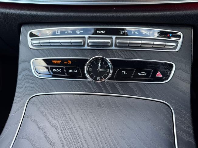 MERCEDES-BENZ E Class Photo 37