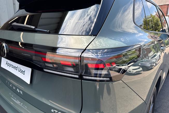 VOLKSWAGEN Tiguan Photo 18