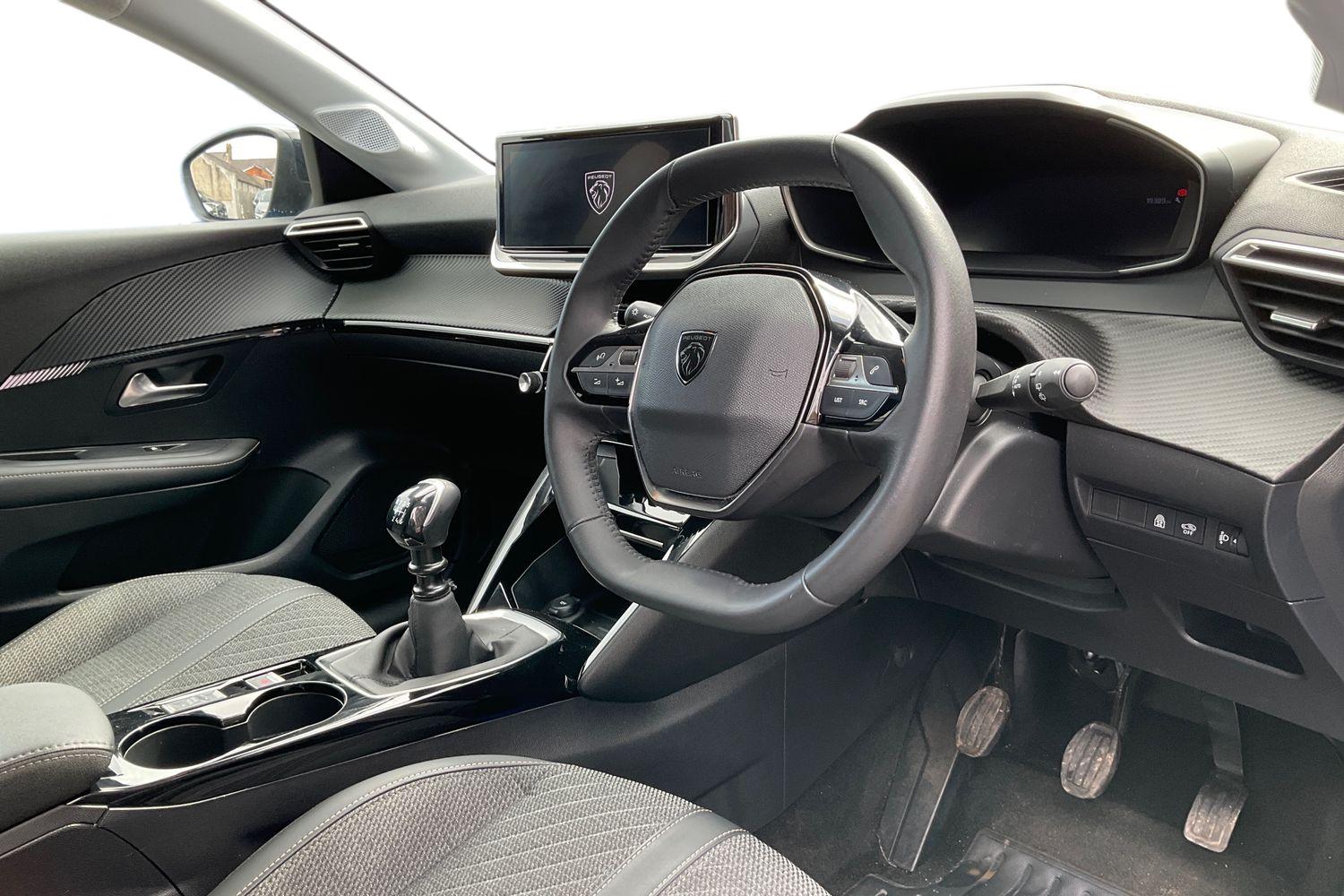 Peugeot 208 Photo 8
