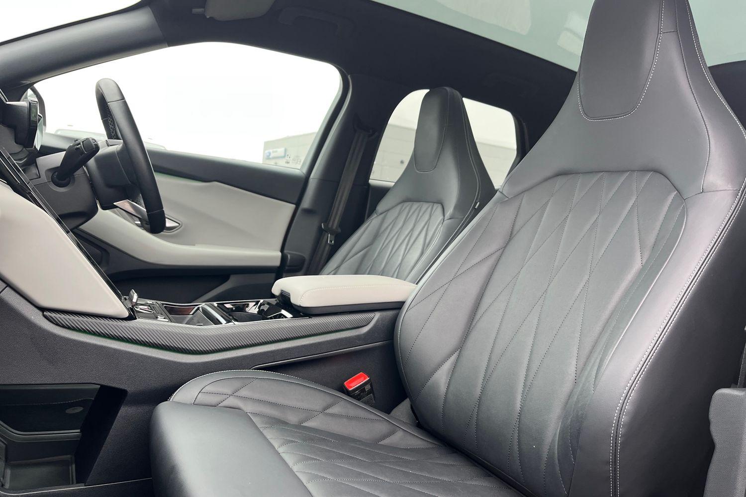 Ford EXPLORER Photo 18