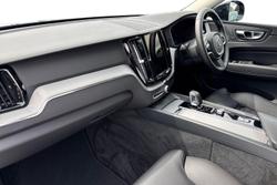 VOLVO XC60 Photo 2