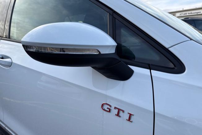 Volkswagen Golf Photo 20