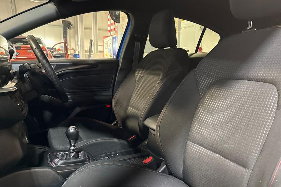 Ford FOCUS Photo autoimg-23fae2fdbc7233e10b1f35614bc0b01720db1c5d.jpg