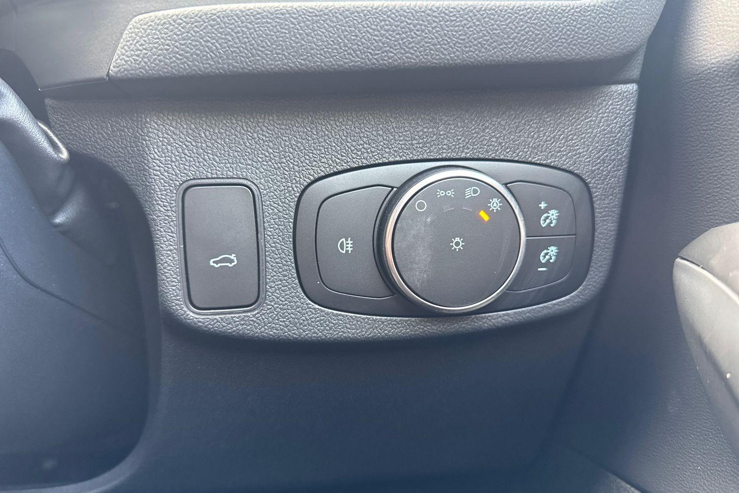 Ford FOCUS Photo 30