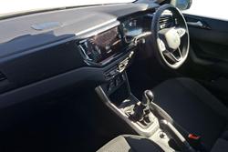 VOLKSWAGEN Polo Photo 2