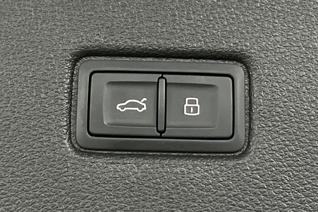 AUDI Q7 Photo 32
