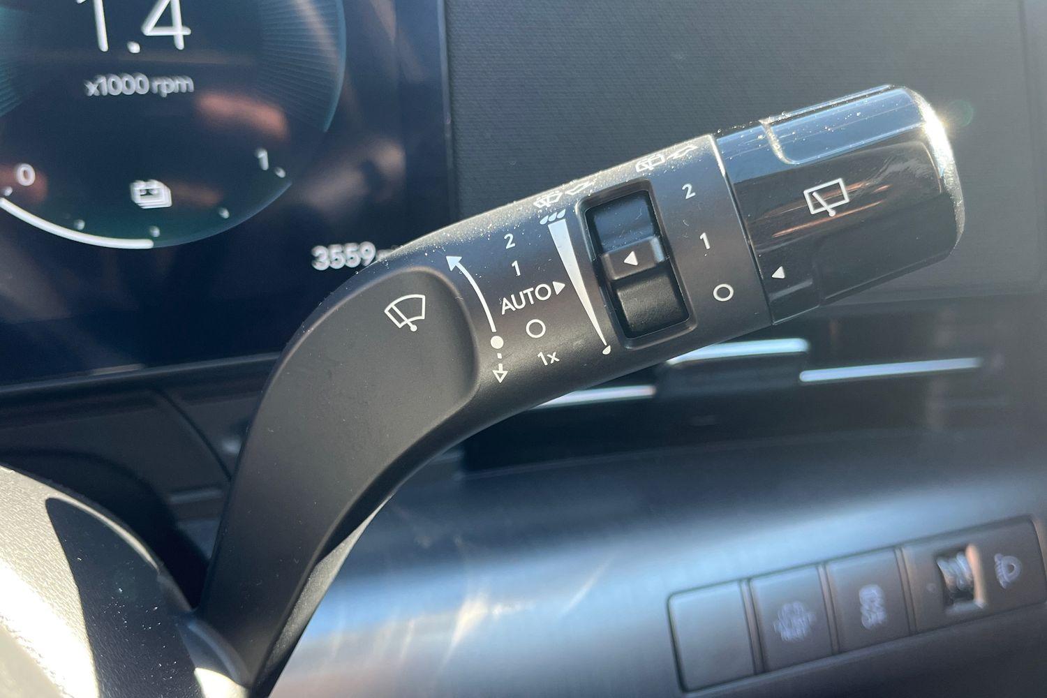 Hyundai KONA Photo 14