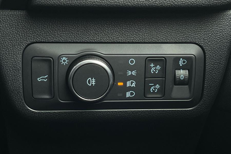 Ford Kuga Photo autoimg-2404e5008b1ab790d05c0481ede81bbd9ef0bf20.jpg