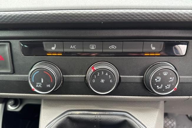 VOLKSWAGEN Transporter Photo 37