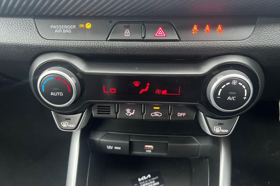 Kia STONIC Photo autoimg-240cd4b78722f4d90a6702aa1a2100d0633693e2.jpg