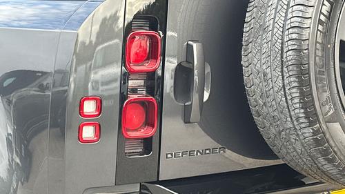 Land Rover Defender Photo autoimg-240d1f3c95bf60e0bb3c19db203ba7c74839add3.jpg