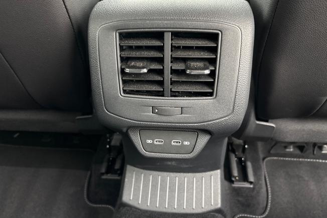 VOLKSWAGEN T-Roc Photo 22