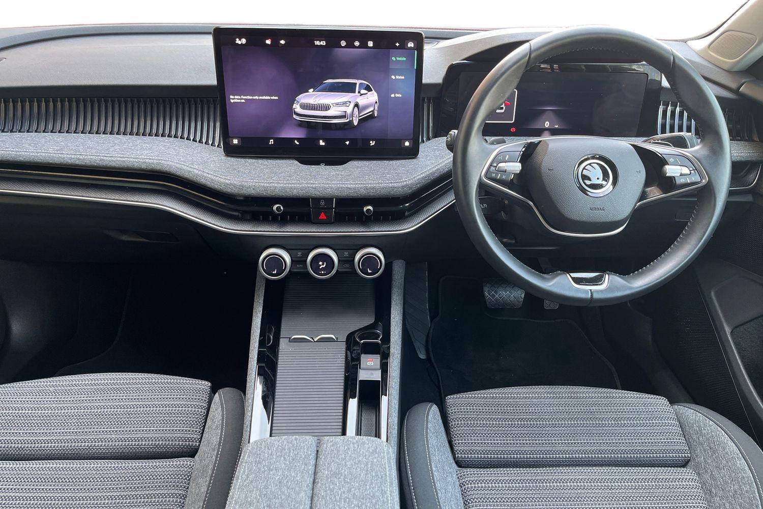 Skoda SUPERB Photo 9