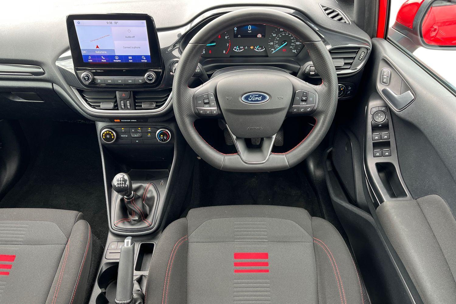 Ford FIESTA Photo 10