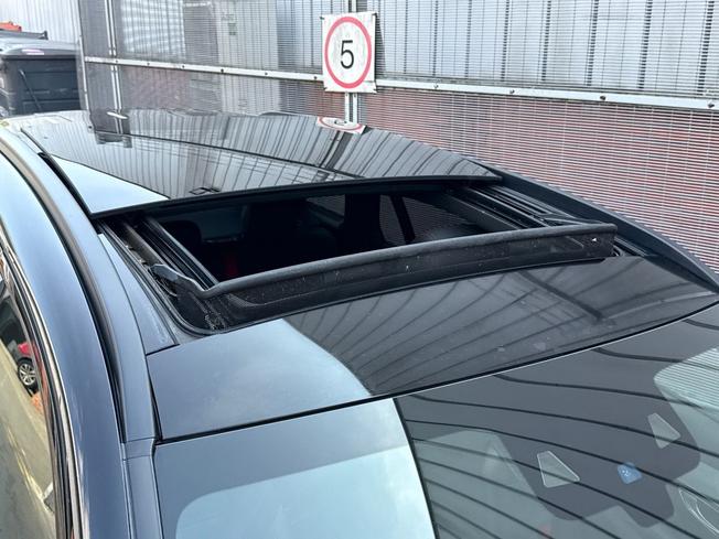 Mercedes-Benz GLC Photo 39