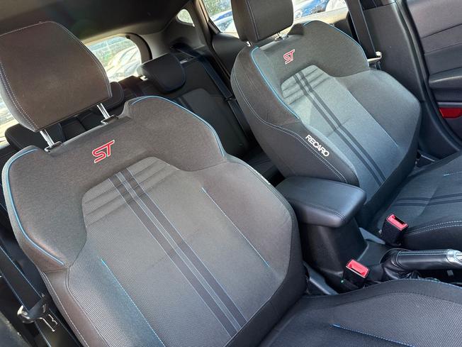 FORD Fiesta Photo 25