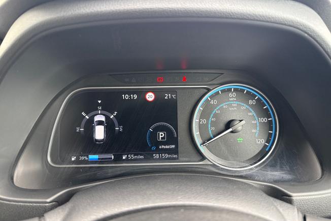 NISSAN Leaf Photo 15