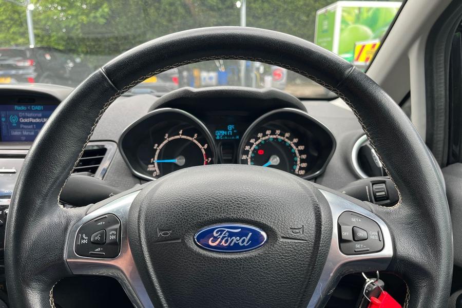 Ford FIESTA Photo autoimg-2417a6477b7ea6c4542db692934b481f40531666.jpg