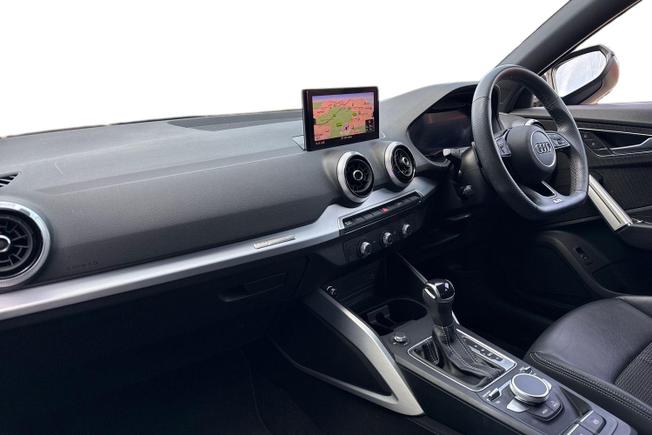 AUDI Q2 Photo 2