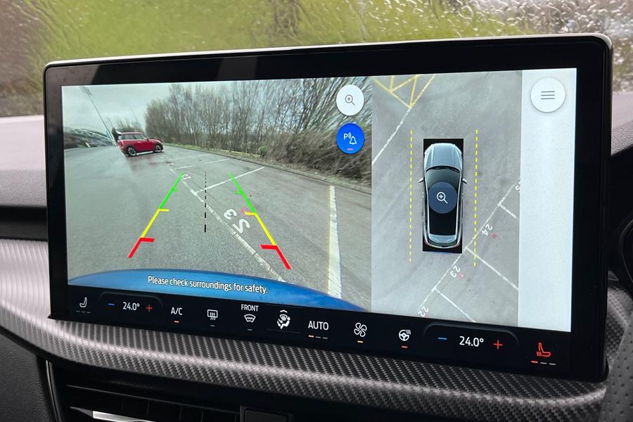 Ford KUGA Photo autoimg-241fd44521007b65e8d1d5f9f5cffec309958088.jpg