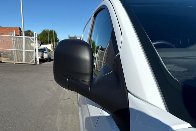VOLKSWAGEN e-Transporter Photo 20