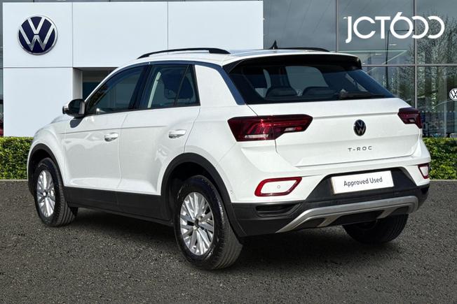 Volkswagen T-Roc Photo 3