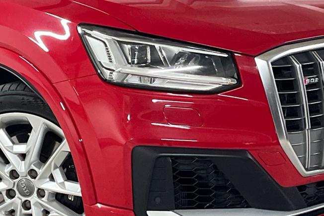 AUDI Sq2 Photo 19