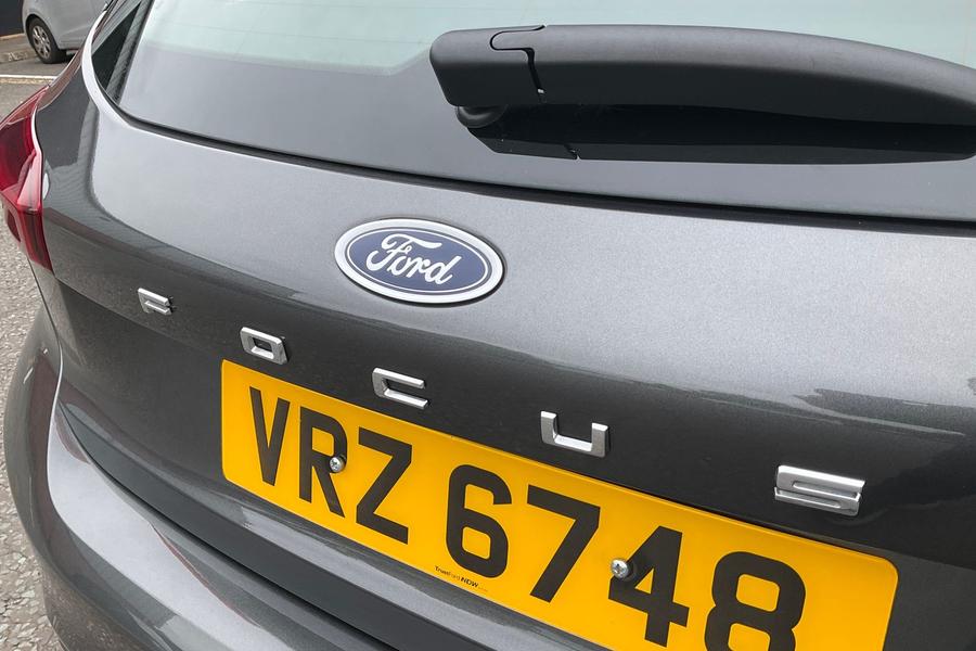 Ford Focus Photo autoimg-243551d4d2c50acb508fef176d3ba6f6226fd76b.jpg