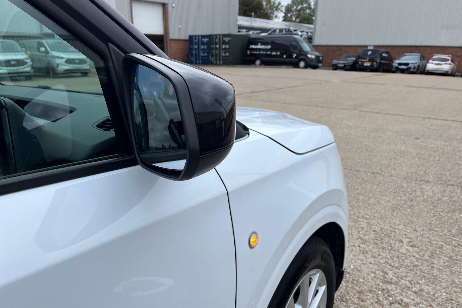Ford TRANSIT COURIER Photo 37