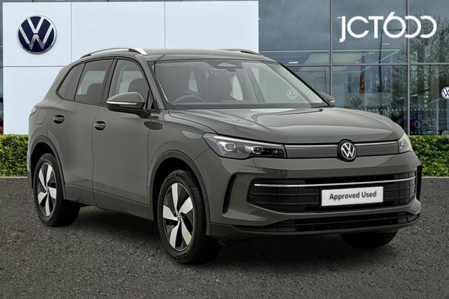 VOLKSWAGEN Tiguan Photo 1