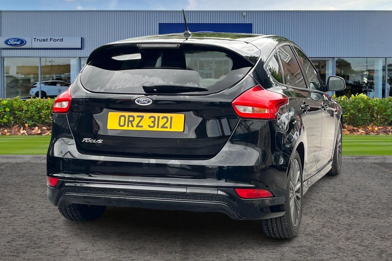 Ford FOCUS Photo 3