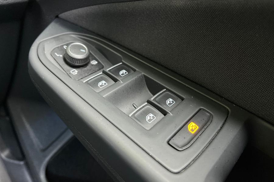 Volkswagen GOLF Photo autoimg-2439e0083f7f94f0b075d2a37fdcecec0c3c8c08.jpg