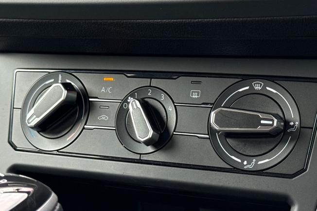 VOLKSWAGEN Polo Photo 27