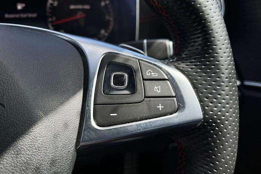 Mercedes-Benz E CLASS Photo autoimg-244066c2de7432bd6aea5582c8d1f2a545257040.jpg